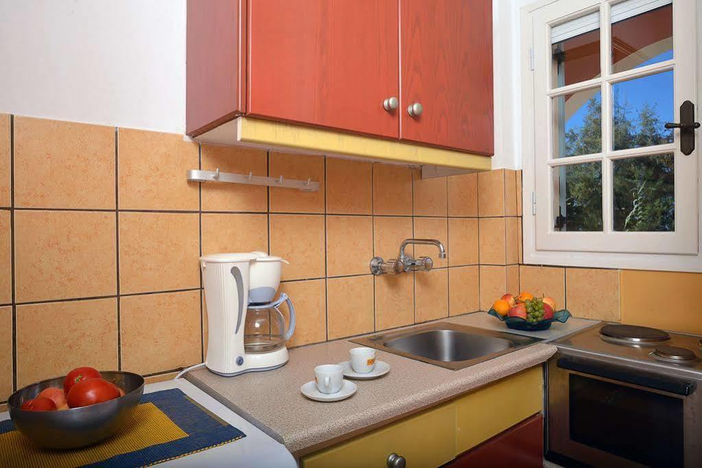 Vlachos Apartments Сідарі Екстер'єр фото